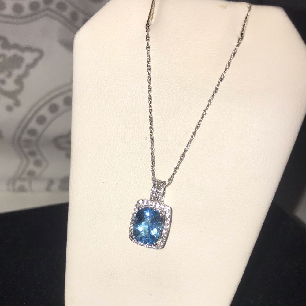 Silver topaz necklace
